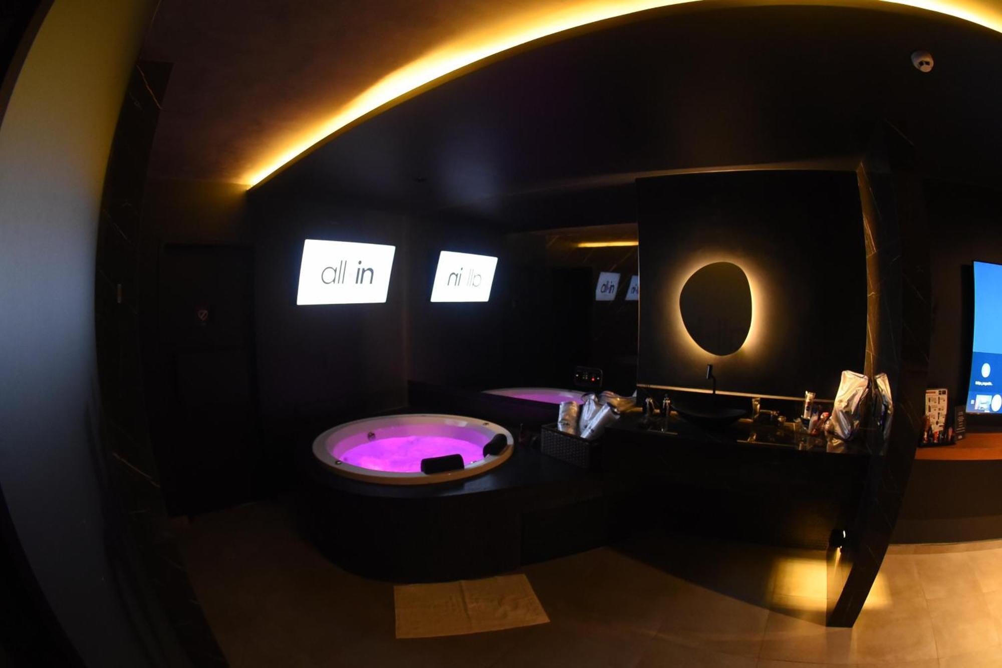 Love hotel In